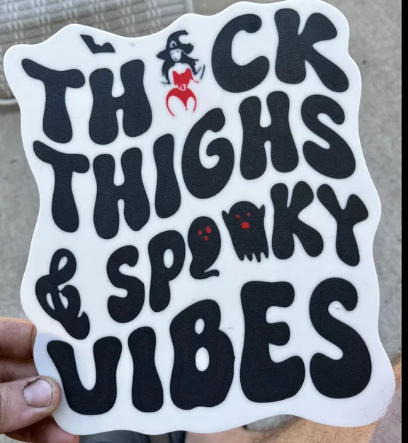 Đùi dày và không khí ma quái - Image 1