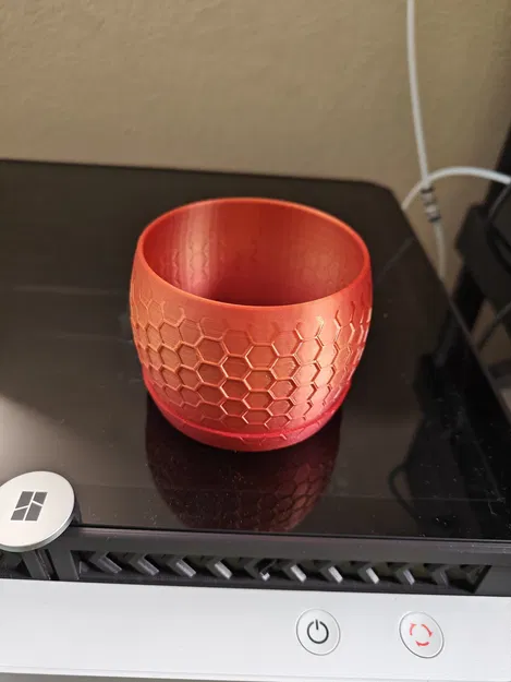 Chậu cây xương rồng thiết kế tổ ong của Jamesy1 - Image 1