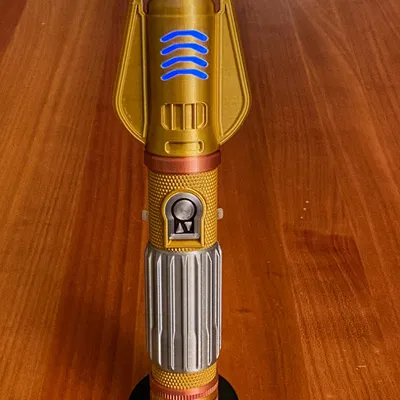 Biến thể kiếm ánh sáng FlangeSaber từ Hacksmith