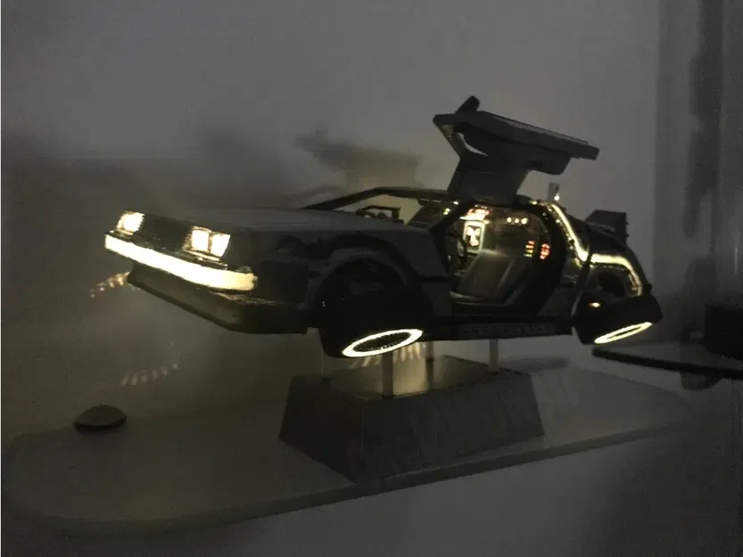 Xe DeLorean thời gian DIY với đèn LED - Image 18
