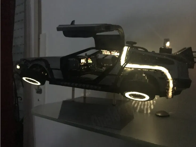 Xe DeLorean thời gian DIY với đèn LED - Image 19
