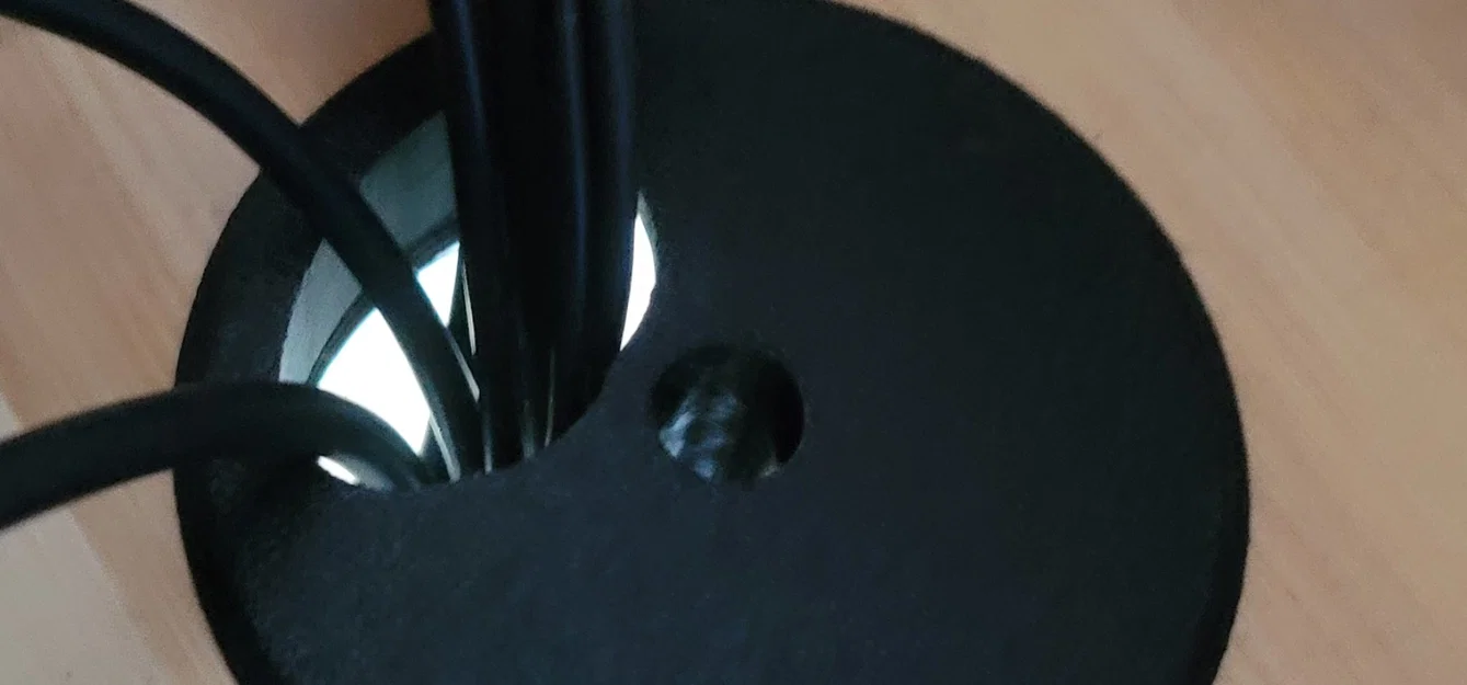 Đế cắm mic cho bàn làm việc với lỗ grommet - Image 1