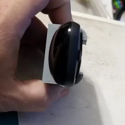 Giá đỡ điều khiển từ xa cho TV TCL và Toshiba Roku