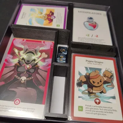 Giá đỡ thẻ bài Here To Slay cho trò chơi cơ bản và mở rộng