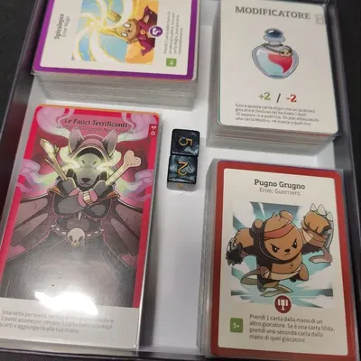 Giá đỡ thẻ bài Here To Slay cho trò chơi cơ bản và mở rộng