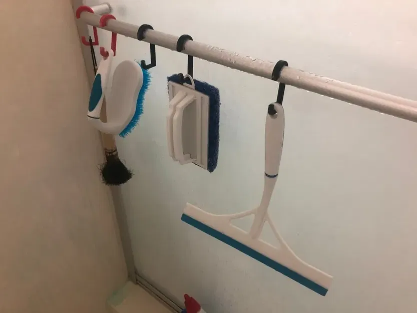 Móc treo cửa phòng tắm cho ống 18mm - Image 1