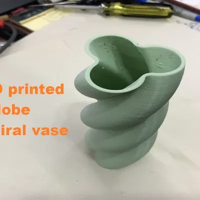 Bình hoa xoắn 3 cánh in 3D