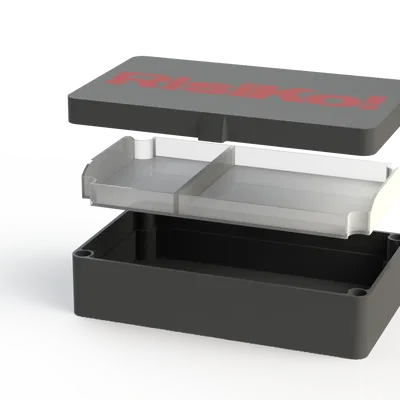 Bộ trò chơi Risiko với hộp và các quân cờ kèm theo