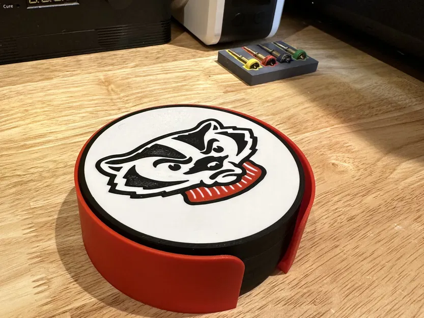 Đế lót ly UW-Madison với hình Bucky Badger và biểu tượng “W” - Image 2