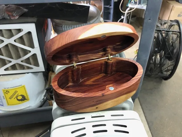 Hộp hình oval có bản lề 7 x 4 in bằng gỗ - Image 5