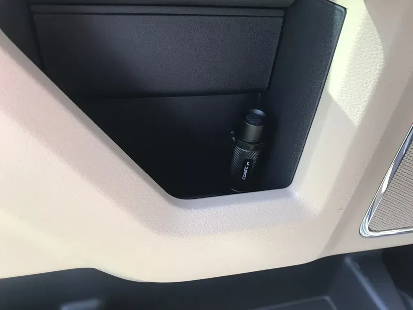 Giá đỡ đèn pin cho đèn LED Coast HP1 - Image 3