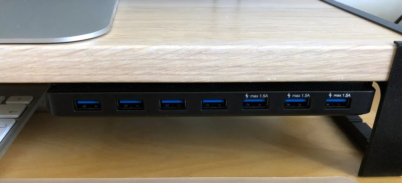 Giá đỡ mini cho Hub USB TP-LINK UH700 - Image 1