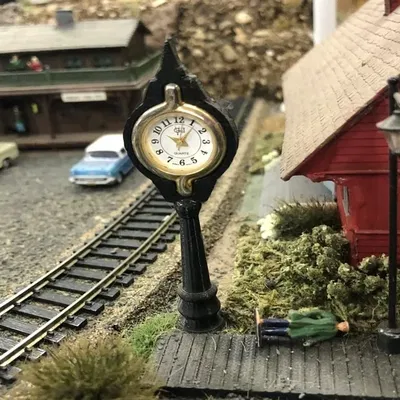 Đồng hồ quy mô HO cho ga xe lửa hoặc góc phố