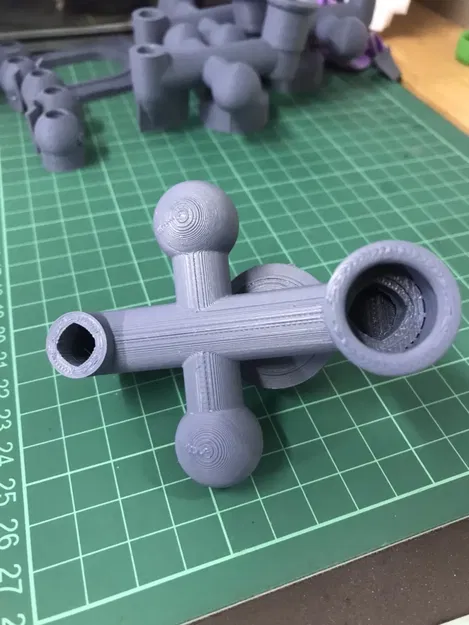 Thuyền làm từ nắp chai và bóng bay - Image 3