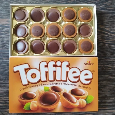 Mô hình kẹo Toffifee yêu thích của tôi