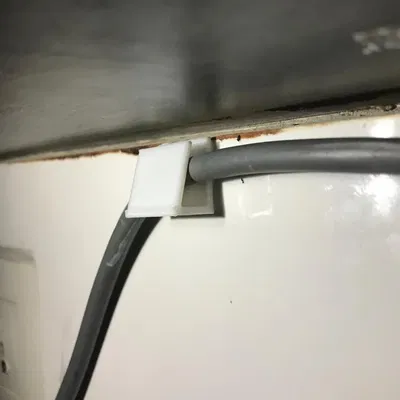 Giá đỡ dây đơn giản cho tường và bàn