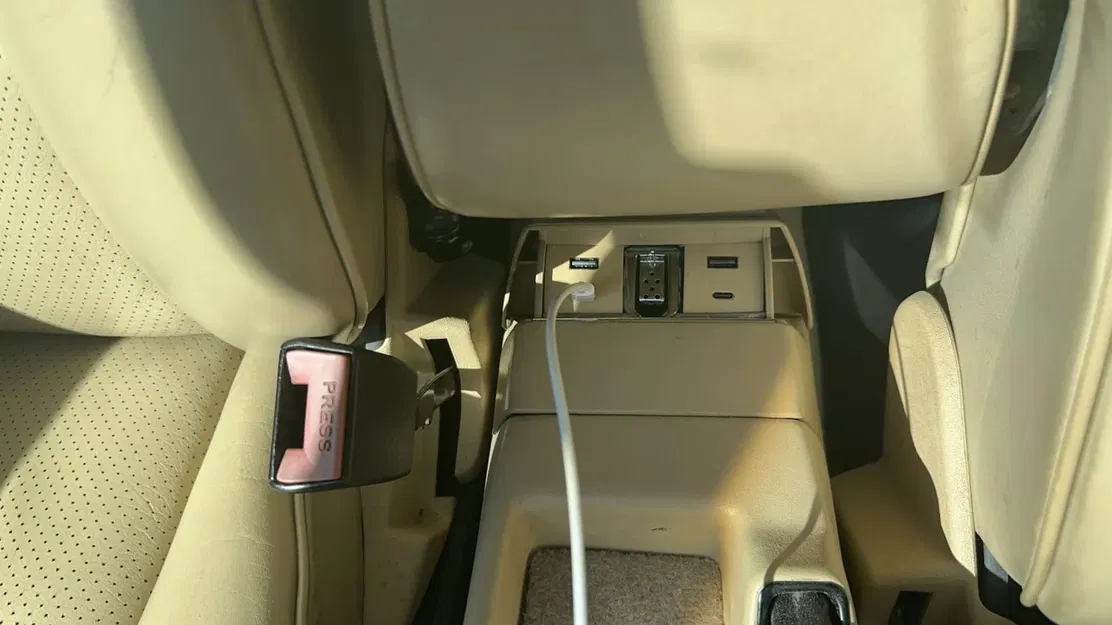 Sạc nhanh cho gạt tàn W201 - Image 1