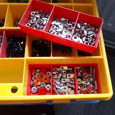 Hộp tổ chức Europlus Basic 37 với các ngăn chứa chuyên dụng