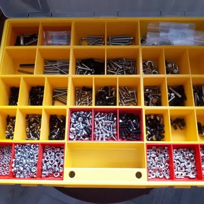 Hộp tổ chức Europlus Basic 37 với các ngăn chứa chuyên dụng