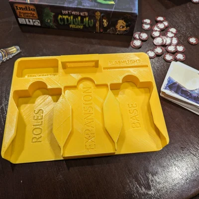 Giá đỡ tổ chức thẻ và token cho trò chơi Cthulhu