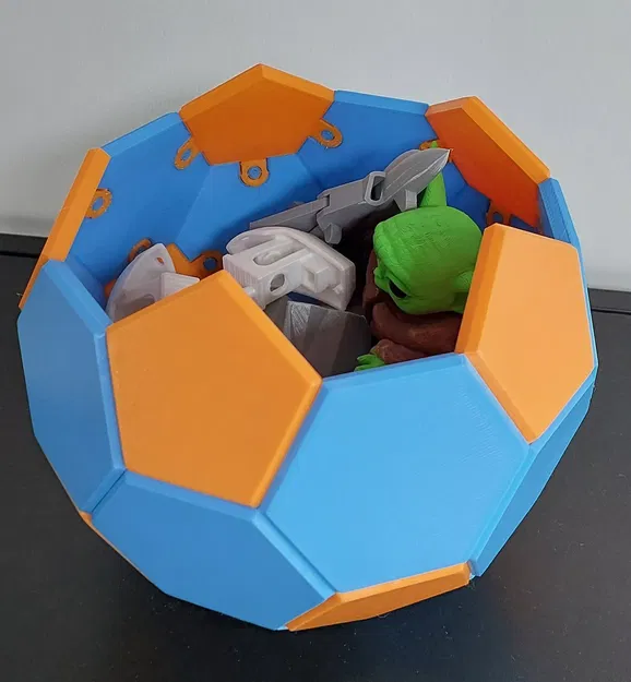 Hộp hình bóng đá với nắp mở phía trên cho đồ chơi trẻ em - Image 2