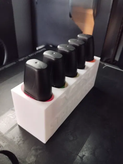 Giá đựng bút đánh dấu mini tiện lợi cho bàn làm việc - Image 2