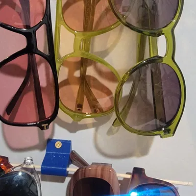 Giá treo kính mát bằng tre cho tường