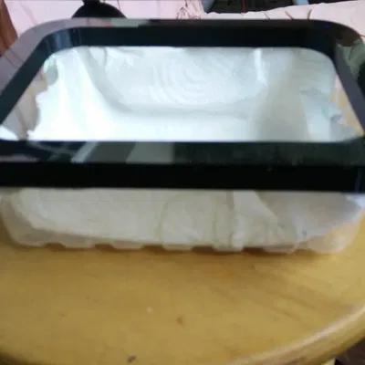 Khung giữ khăn bếp trong khay nhựa