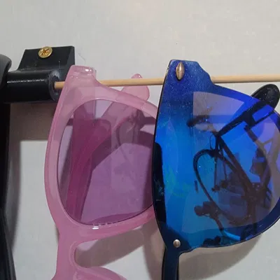 Giá treo kính mát bằng tre cho tường