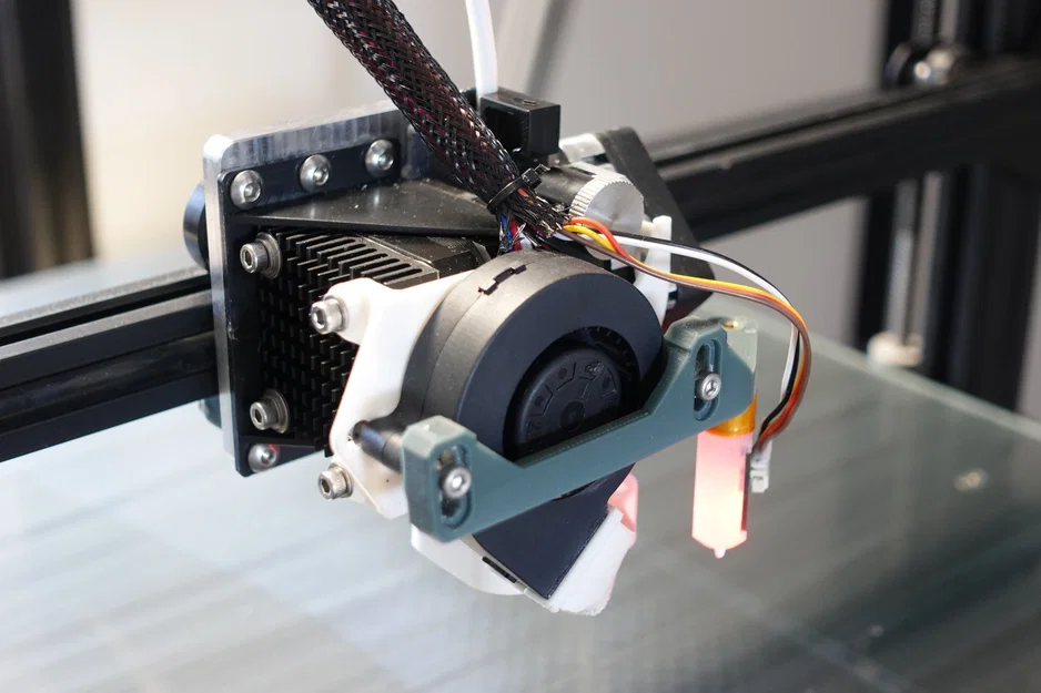 Giá đỡ cảm biến cân bằng giường BLTouch cho Titan Aero - Image 1