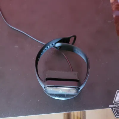 Giá đỡ ngang cho Amazfit Band 7 với cáp sạc gốc