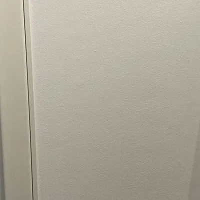 Khung gắn tường cho cáp và bộ chuyển đổi USB 5V