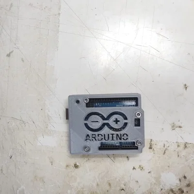Vỏ máy Arduino UNO với chỗ lắp nhiệt