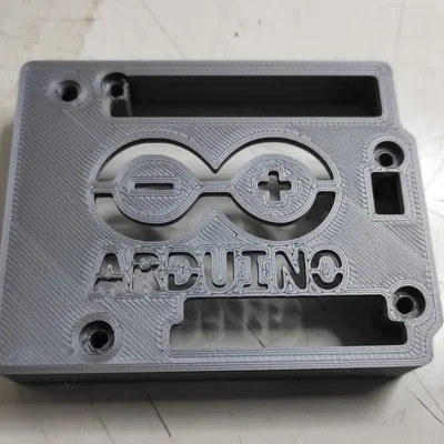 Vỏ máy Arduino UNO với chỗ lắp nhiệt