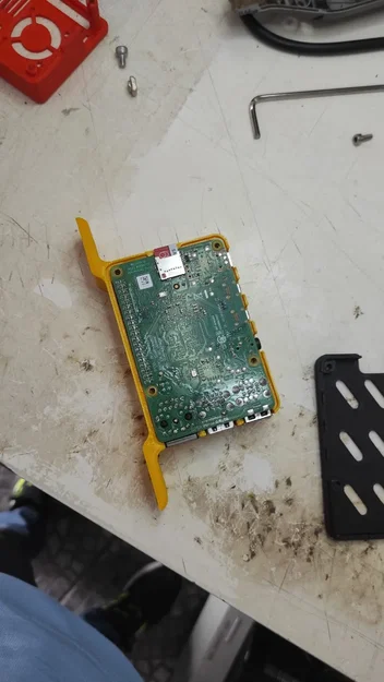 Vỏ Raspberry Pi 4b lắp trên khung 2040 của Ender 5 Pro - Image 6