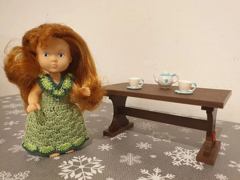 Bàn cho búp bê Evi - Image 1