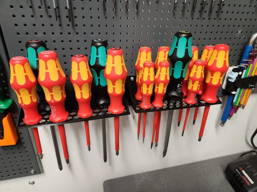 Giá đỡ tua vít dạng tổ ong cho bảng ghim - Image 1