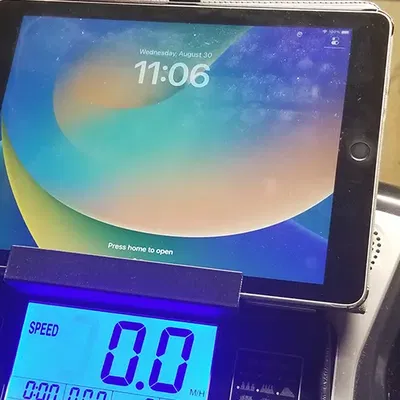 Giá đỡ máy tính bảng cho máy chạy bộ gập FYC JK8801F