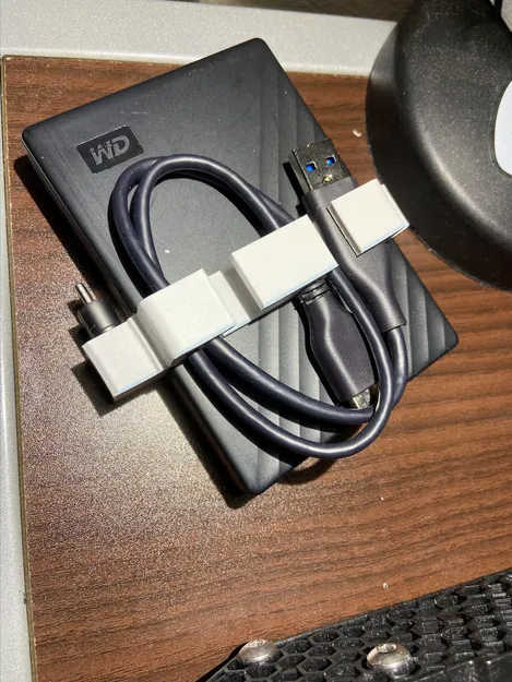 Cáp và kẹp bộ chuyển đổi USB-C cho ổ cứng My Passport 4TB - Image 1