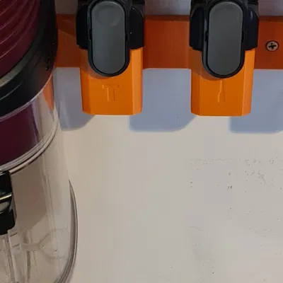 Giá đỡ treo tường Shark IZ202 với giá để dụng cụ