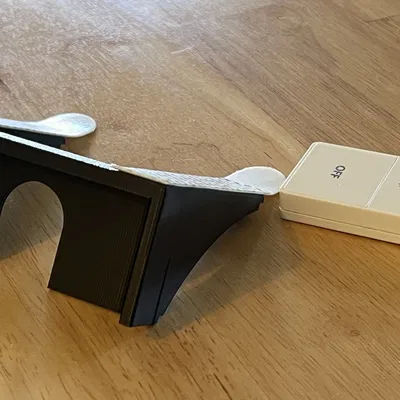 Giá đỡ công tắc dimmer Philips Hue v1 gắn dưới bàn