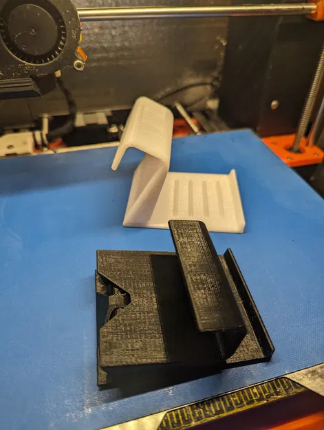 Giá đỡ điện thoại máy bay với lỗ nam châm 8x3mm - Image 1