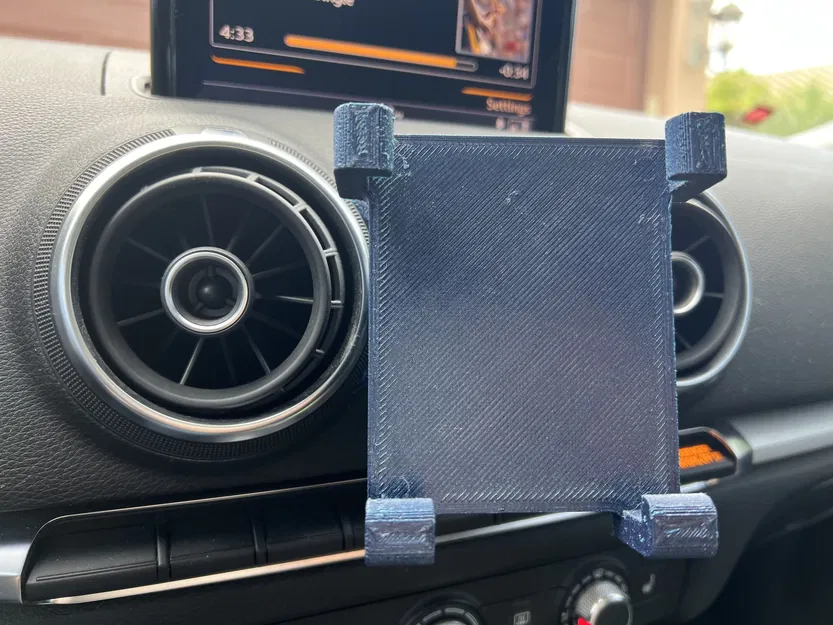 Giá đỡ điện thoại cho IPhone 13 với vỏ silicone mỏng - Image 2