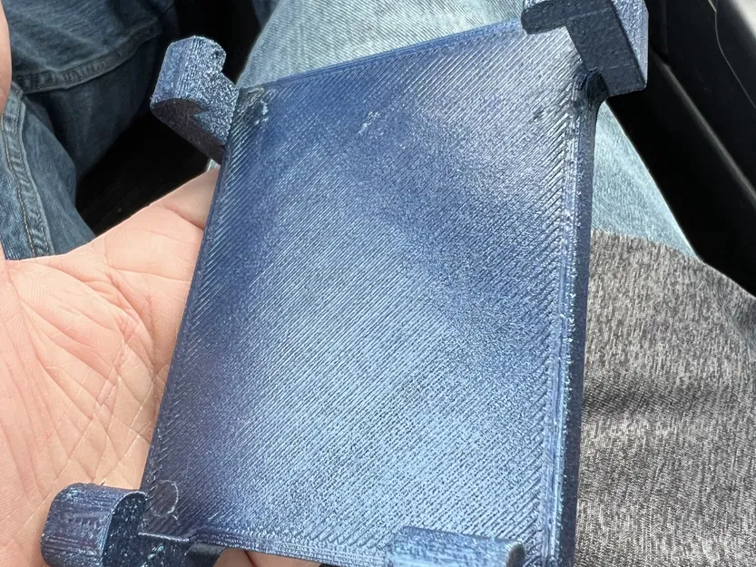 Giá đỡ điện thoại cho IPhone 13 với vỏ silicone mỏng - Image 3