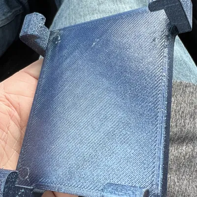 Giá đỡ điện thoại cho IPhone 13 với vỏ silicone mỏng