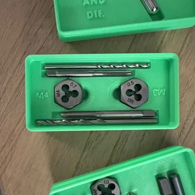 Giá đỡ mũi khoan và khuôn Irwin Gridfinity M3 & M4