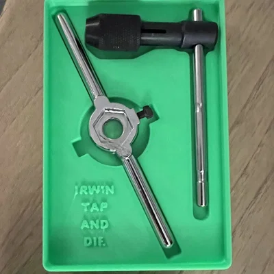 Giá đỡ mũi khoan và đầu cắt Gridfinity Irwin