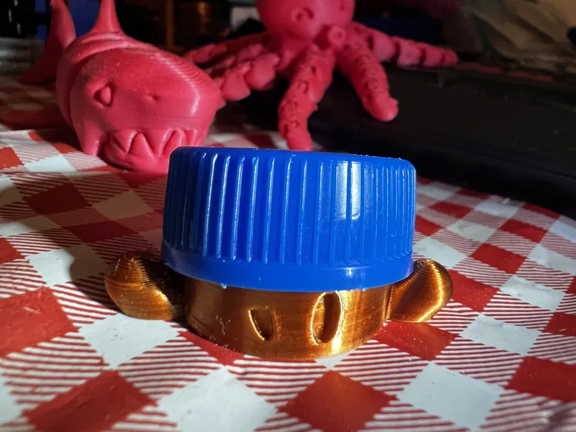 Nhân vật chai nắp thấp - Cậu bé bị ép nhỏ dễ thương - Image 1