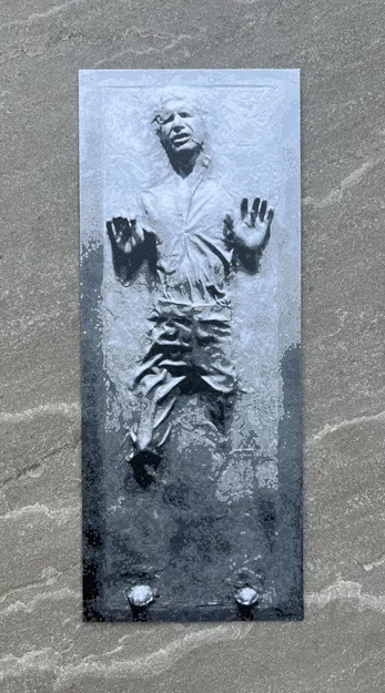 Hình ảnh Han Solo trong carbonite với màu sắc đa dạng - Image 1