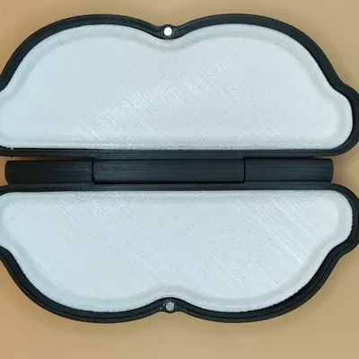 Hộp đựng kính mát in sẵn tiện lợi